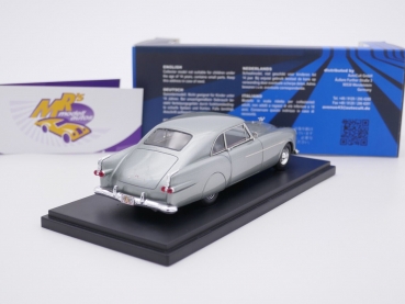 Preview: Autocult Avenue 60079 # Packard Parisian Coupe Baujahr 1952 " silbermetallic " 1:43