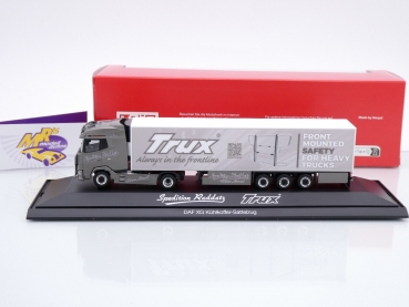 Preview: Herpa 122252 # DAF XG Kühlkoffer-Sattelzug 2/3 " Sven Raddatz / Trux " 1:87