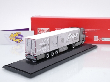 Preview: Herpa 122252 # DAF XG Kühlkoffer-Sattelzug 2/3 " Sven Raddatz / Trux " 1:87