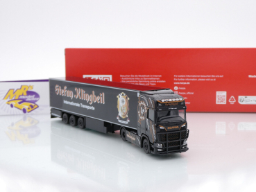 Preview: Herpa 317542 # Scania CS20 HD 2/3-achs Kühlkoffer-Sattelzug " Stefan Klingbeil " 1:87