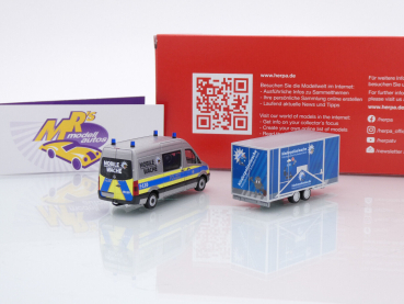 Preview: Herpa 097536 # Mercedes-Benz Sprinter Halbbus + Anhänger " Polizei Bayern " 1:87