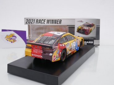 Preview: Lionel Racing W182123MMXKBW # Toyota Camry NASCAR 2021 " Kyle Busch - Kansas Spring Race Winner " 1:24