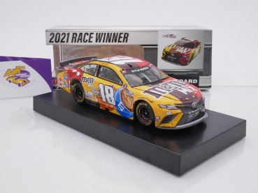 Preview: Lionel Racing W182123MMXKBW # Toyota Camry NASCAR 2021 " Kyle Busch - Kansas Spring Race Winner " 1:24