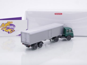 Preview: Wiking 0556 01 # Mercedes Benz Pullman Koffer SZ Baujahr 1955-1963 " moosgrün " 1:87