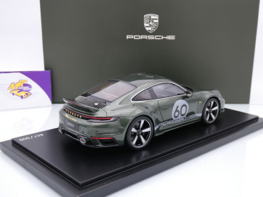 Preview: Spark WAP02100110SSPC # Porsche 911 992 Sport Classic 2022 " oakgrünmetallic " 1:18