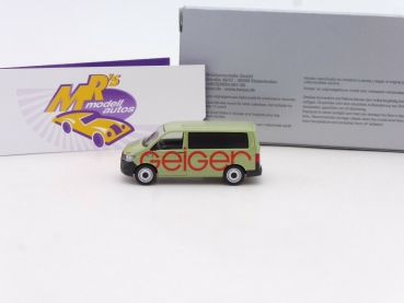 Preview: Herpa 944892 # Volkswagen VW T6 Bus hellgrün-rot " Geiger Bau " 1:87