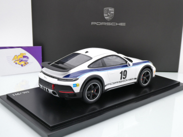 Preview: Spark WAP0210040PDKK # Porsche 911 (992) Dakar Nr.19 Baujahr 2023 " Rallye Dakar 1974 Retro Design " 1:18