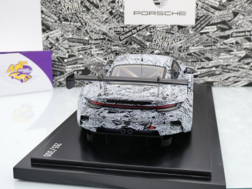 Spark WAP0212740RGT3 # Porsche 911 (992) GT3 R Testcar Baujahr 2022 " Erlkönig Design " 1:18