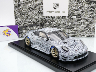 Spark WAP0212740RGT3 # Porsche 911 (992) GT3 R Testcar Baujahr 2022 " Erlkönig Design " 1:18