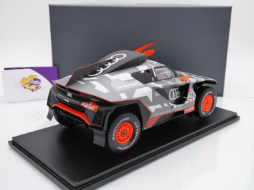 Preview: Spark 18S828 # Audi RS Q e-tron Nr.224 Rallye Dakar 2022 " Mattias Ekström - Emil Bergkvist " 1:18