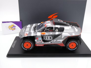 Preview: Spark 18S828 # Audi RS Q e-tron Nr.224 Rallye Dakar 2022 " Mattias Ekström - Emil Bergkvist " 1:18