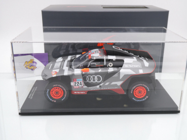 Preview: Spark 18S828 # Audi RS Q e-tron Nr.224 Rallye Dakar 2022 " Mattias Ekström - Emil Bergkvist " 1:18