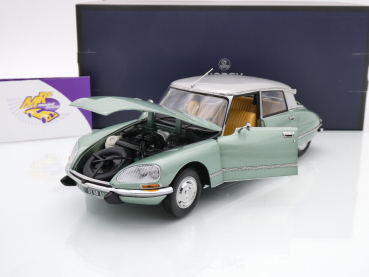Preview: Norev 181724 # Citroen DS 23 Pallas Limousine Baujahr 1972 " hellgrünmetallic-silbermetallic " 1:18 Limitiert auf nur 400 Stück !!
