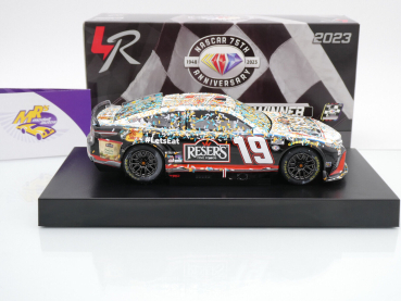 Preview: Lionel Racing W192323RSRMTS # Toyota Camry NASCAR 2023 " Martin Truex Jr. - Reser's Fine Foods New Hampshire Race Winner " 1:24