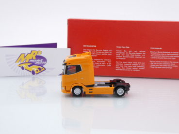 Preview: Herpa 315760-002 # DAF XG 2-achs Zugmaschine " papayaorange " 1:87
