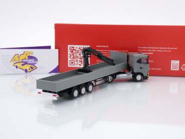 Preview: Herpa 316415 # Iveco S-Way Pritschen-Sattelzug mit Ladekran " dunkelgrau " 1:87
