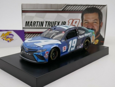 Lionel Racing C192023O4MT # Toyota NASCAR 2020 Martin Truex  Auto Owners Sherry Strong 1:24