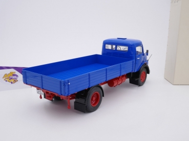 Preview: Schuco 00448 # Mercedes Benz L911 mit Plane Baujahr 1959 " dunkelblau-rot " 1:18