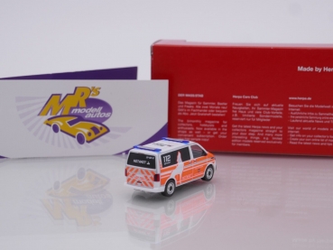 Preview: Herpa 096928 # Volkswagen VW T6.1 Bus tagesleuchtorange-weiß " Feuerwehr Wolfsburg " 1:87