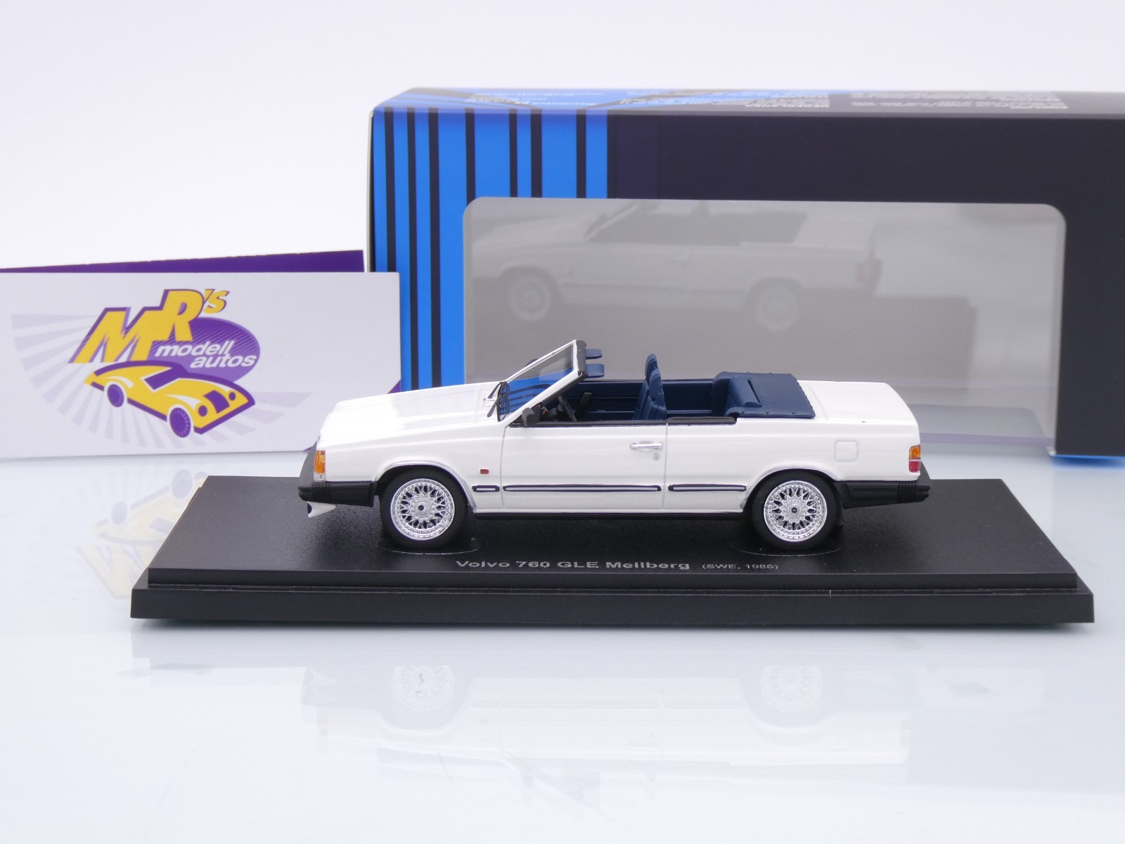 Modèle Réduit Volvo 760 GLE Cabriolet Mellberg Blanc 1985 – Échelle 1/43, Marque Autocult, Neuf