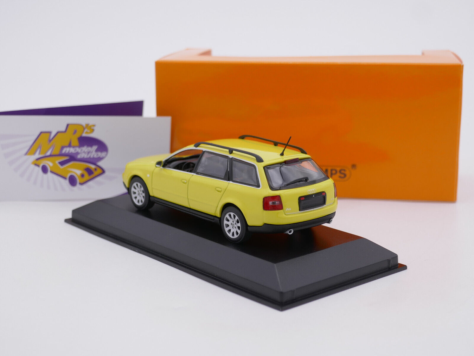 Voiture de 2004 couleur jaune – AUDI RS4