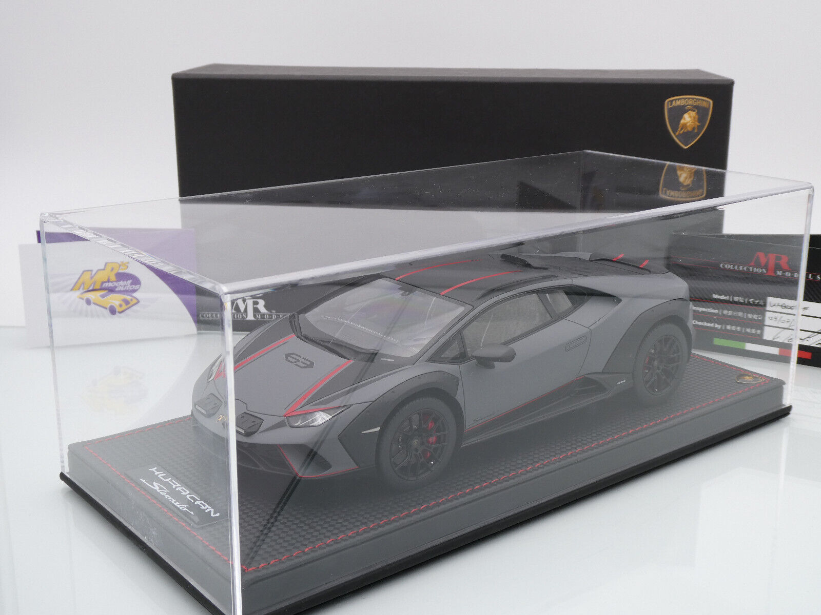 Lamborghini Huracàn Sterrato 1:18 model car MR Collection LAMBO057B