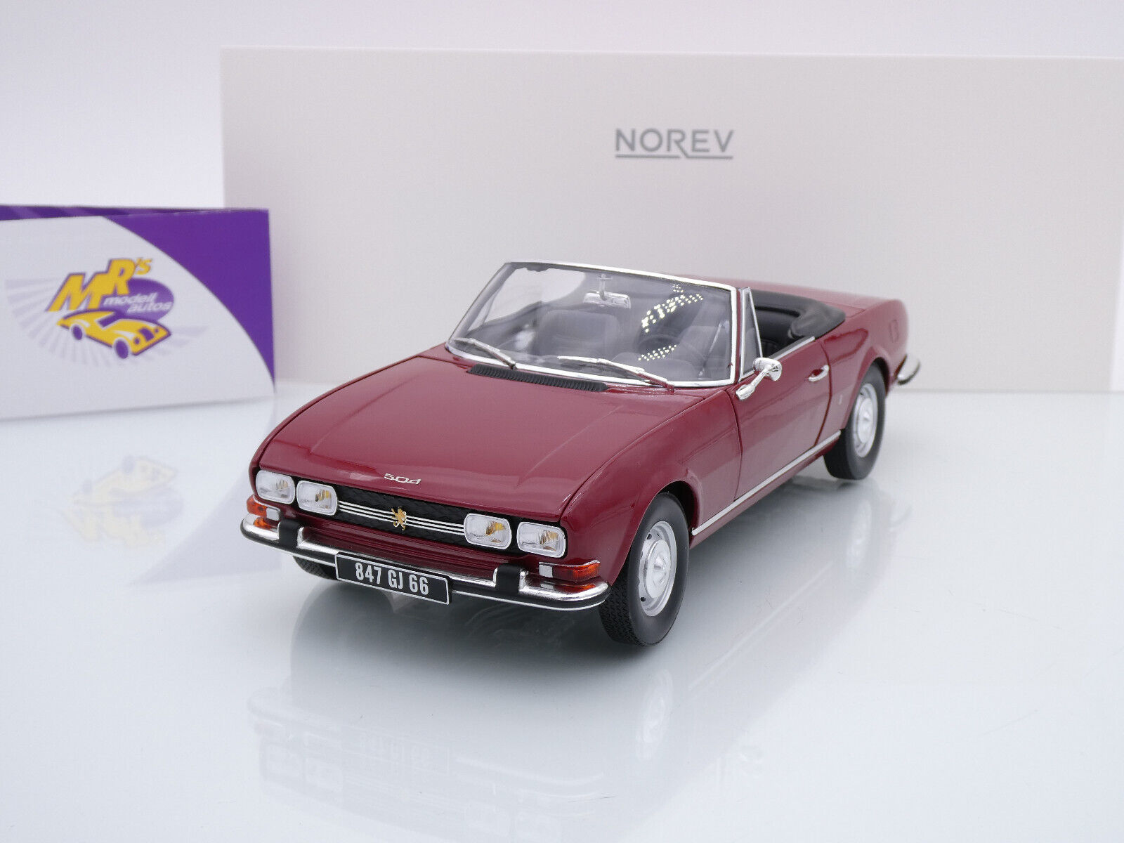 【美品】NOREV Peugeot504 Cabriolet 1/18 Peugeot 504 Cabriolet Red Norev 1/18 - Classic 1969 Model