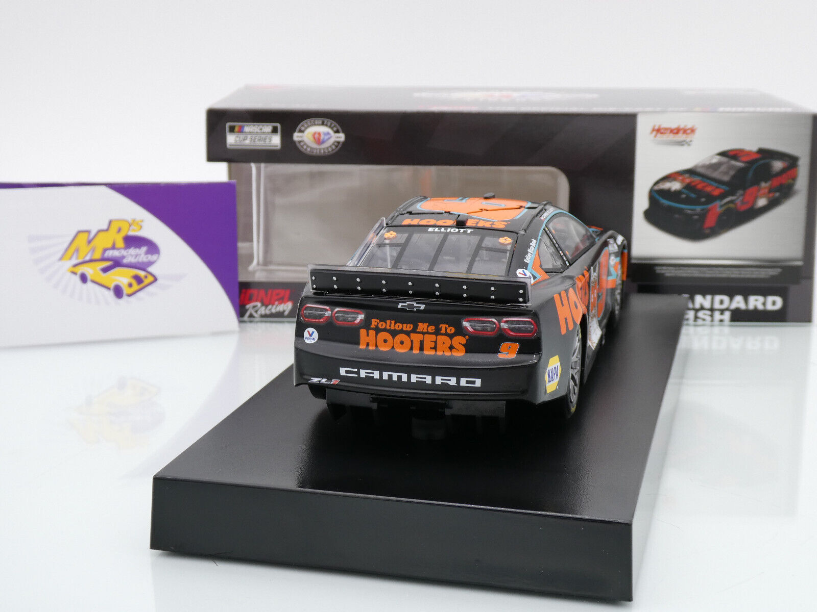 IN! CHASE ELLIOTT 2018 #9 HOOTERS CAMARO ZL1 LIONEL RCCA ELITE 1:24