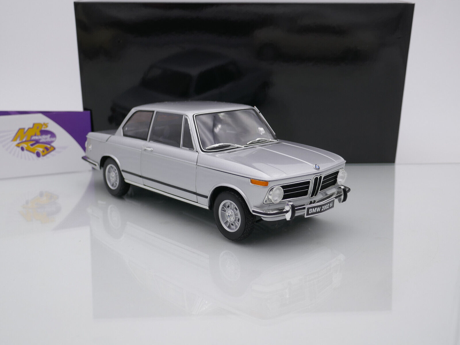 Mrs Modellautos - Kyosho 08543S # BMW 2002 tii Limousine Baujahr