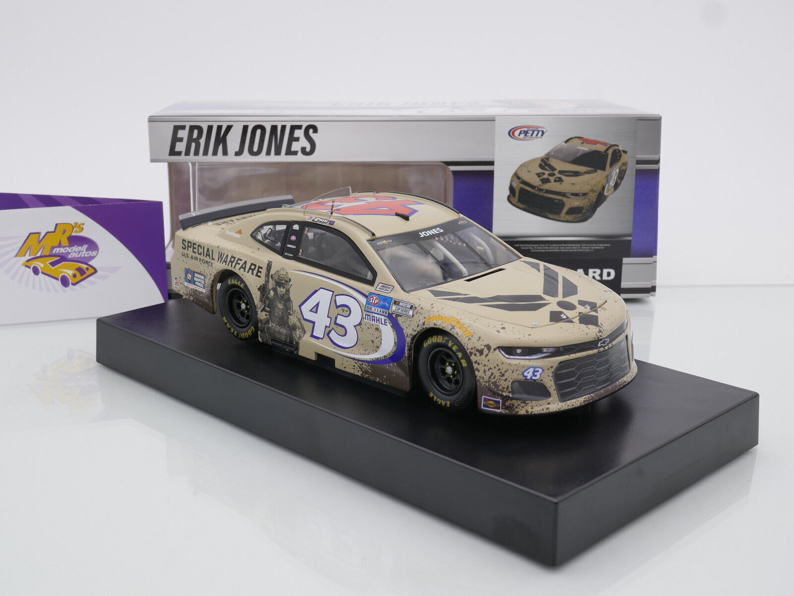 Modellino Action 1:24 Erik Jones #43 Camaro ZL1 2021 – Air Force Special Warfare, Con Supporto