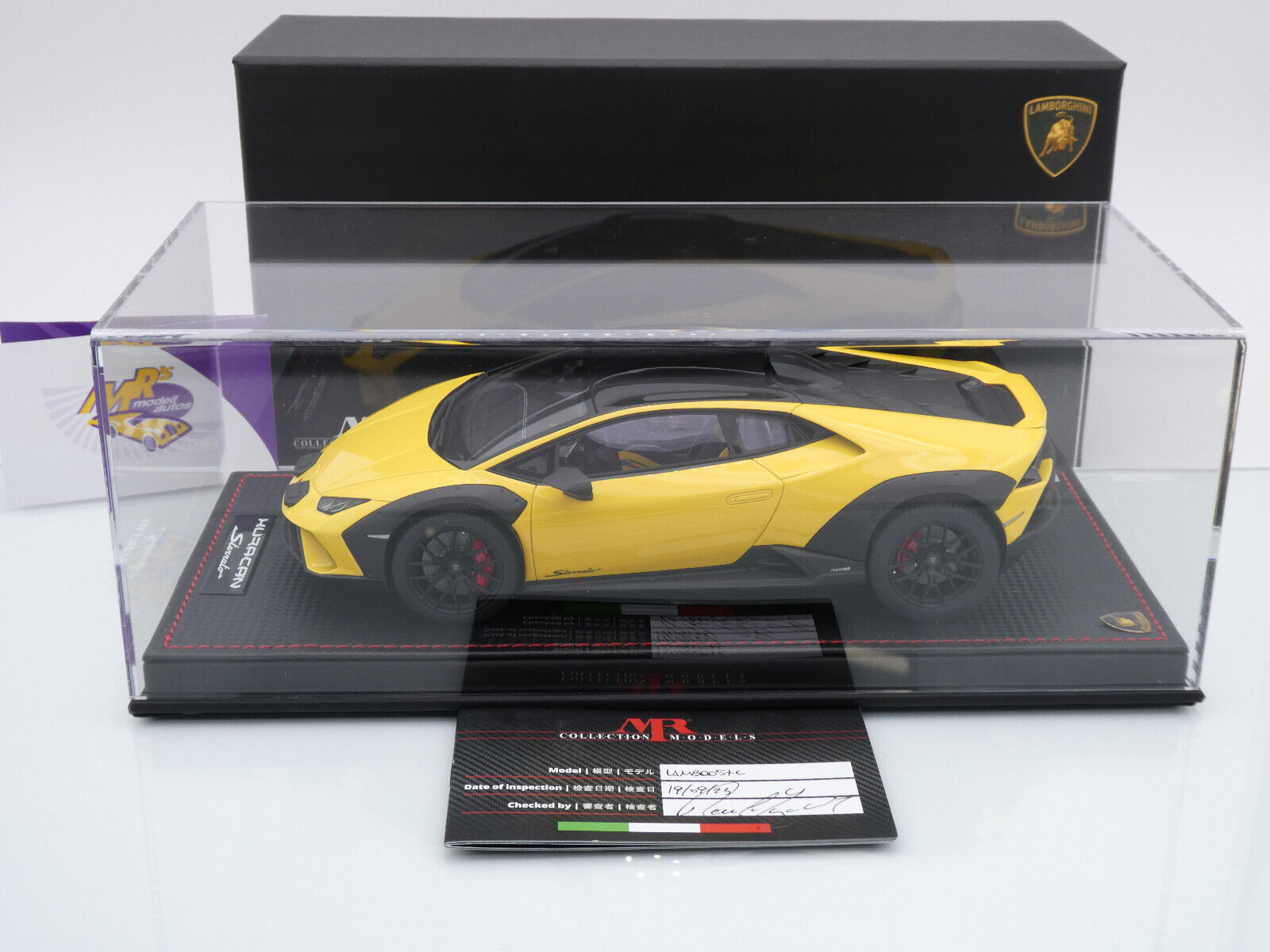 Lamborghini Huracàn Sterrato 1:18 model car MR Collection LAMBO057B
