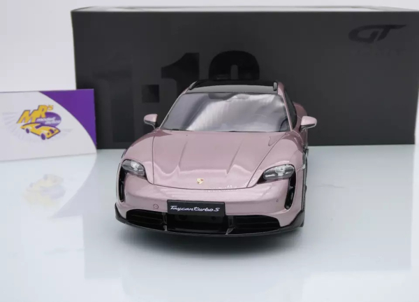 GT Spirit GT440 # Porsche Taycan Turbo S Cross Turbo Baujahr 2022 " pinkmetallic " 1:18