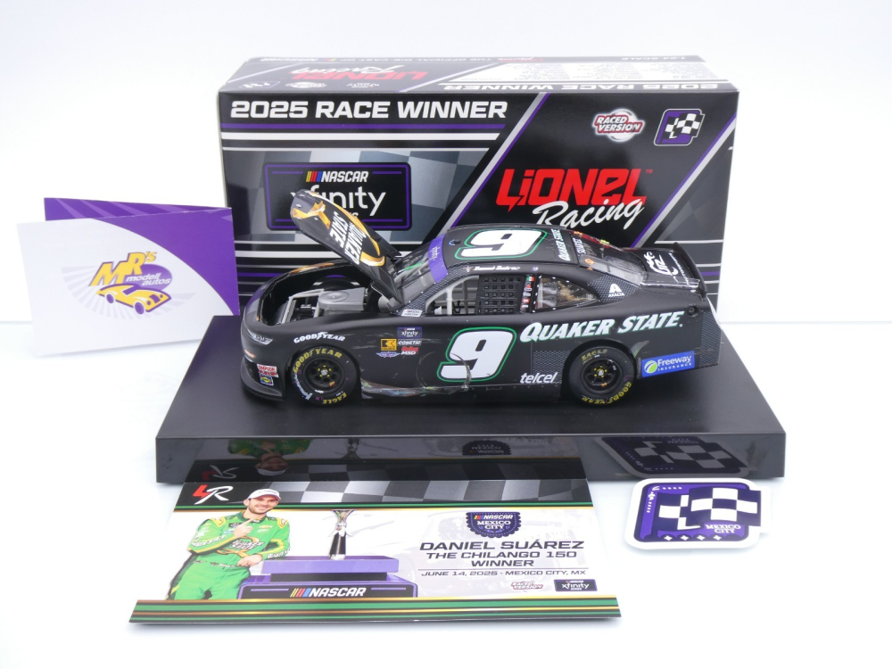 Lionel Racing WX92523QKSDZMX # Chevrolet Camaro NASCAR Xfinity 2025 " Daniel Suarez - Quaker State Mexico City Win " 1:24