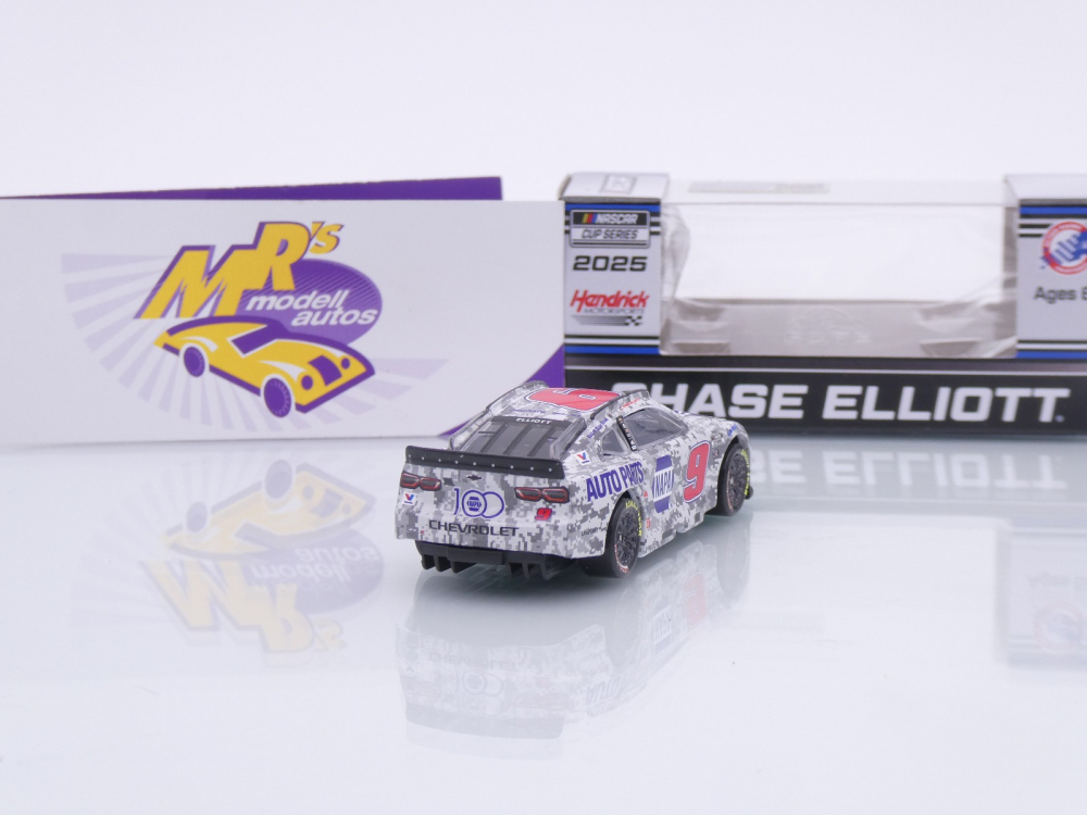 Lionel Racing CX92565SALCL # Chevrolet Camaro NASCAR 2025 " Chase Elliott - NAPA Salutes " 1:64