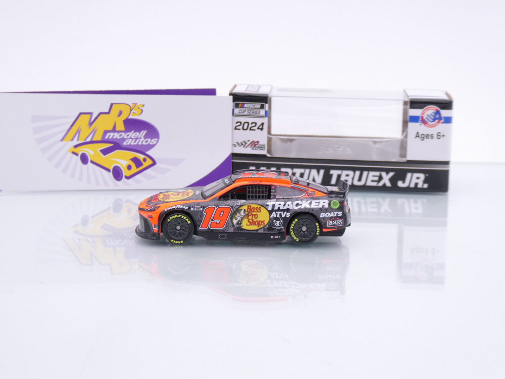 Lionel Racing C192465BPSMT # Toyota Camry NASCAR 2024 " Martin Truex Jr. - Bass Pro Shops " 1:64
