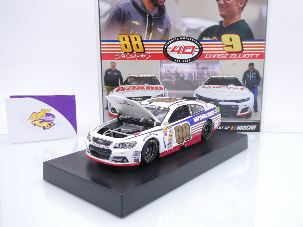 Lionel Racing CXX2423ETB2PK # Chevrolet Camaro / SS NASCAR 2024 " Chase Elliott / Dale Jr. - National Guard / UniFirst Throwback 2 Car Set " 1:24