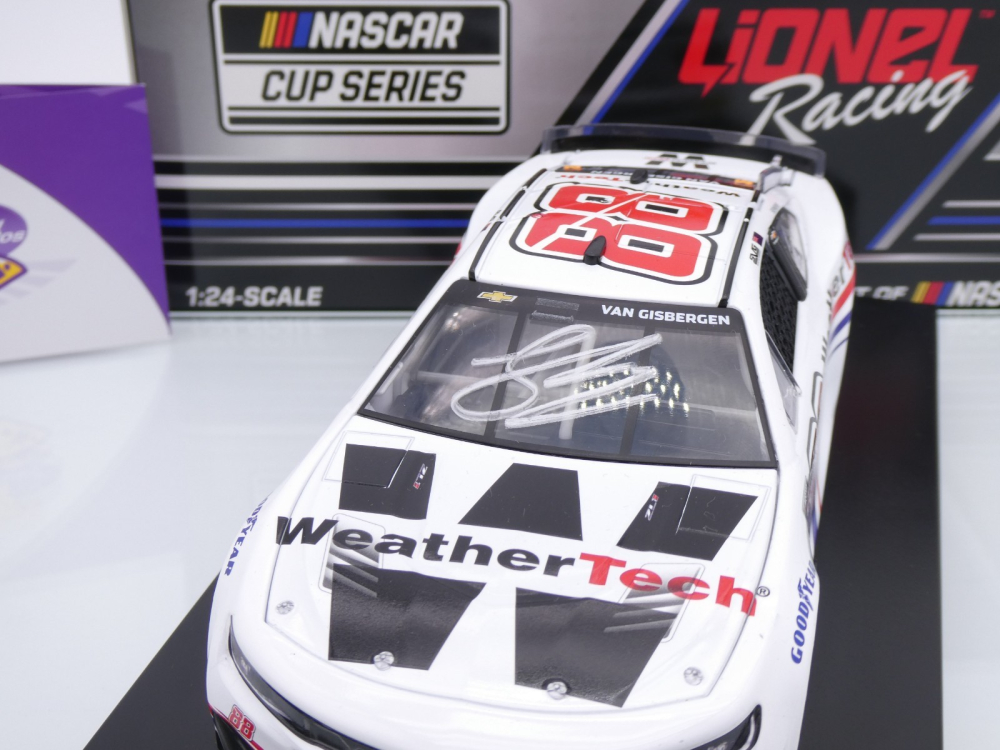 Lionel Racing C882523WRTSVAUT # Chevrolet Camaro NASCAR 2025 " Shane van Gisbergen - WeatherTech " 1:24 mit Autogramm