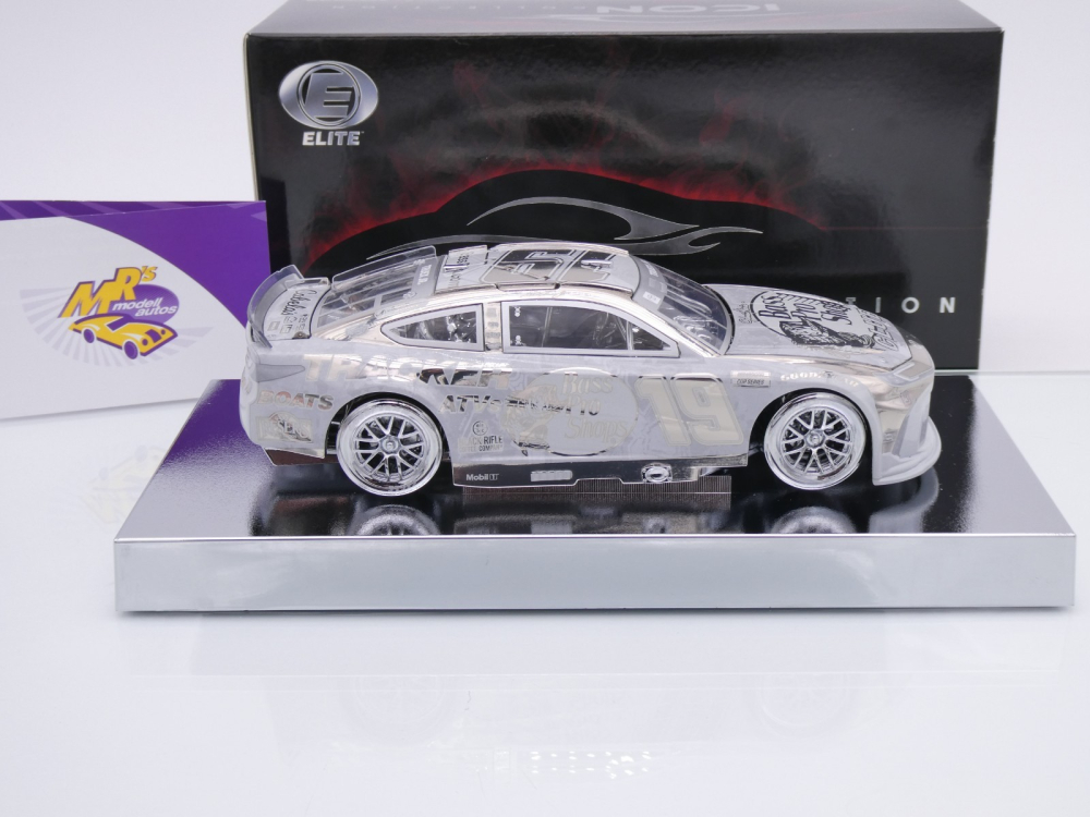 Lionel Racing C192422BPSMTICON # Toyota Camry NASCAR 2024 " Martin Truex Jr. - Bass Pro Shops ICON " 1:24