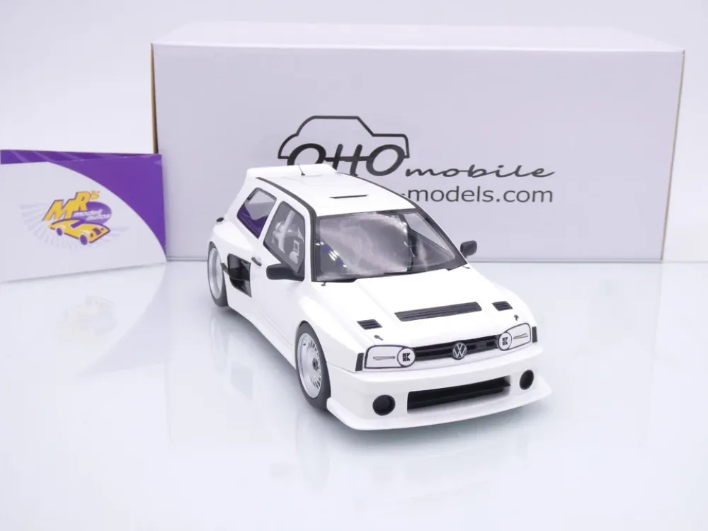 Ottomobile OT1110 # Volkswagen VW Golf III GTI Baujahr 2024 " Khyzyl Saleem " 1:18