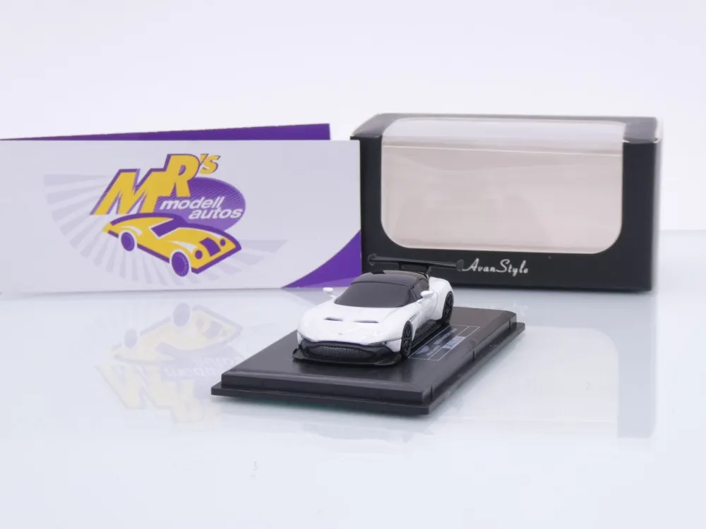 FrontiArt Avan Style HO-20 # Aston Martin Vulcan Baujahr 2016 " weiß-schwarz " 1:87