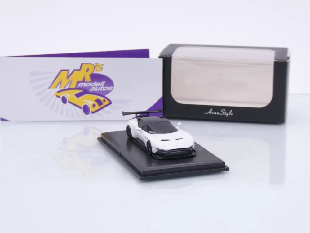 FrontiArt Avan Style HO-20 # Aston Martin Vulcan Baujahr 2016 " weiß-schwarz " 1:87