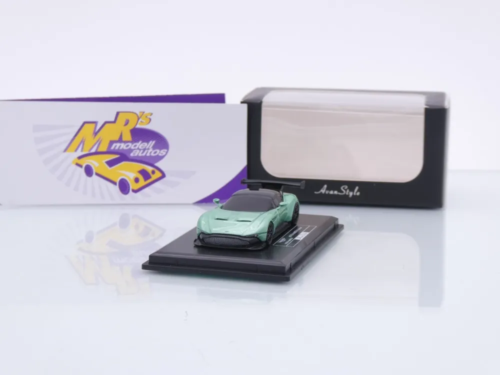 FrontiArt Avan Style HO-19 # Aston Martin Vulcan Baujahr 2017 " grünmetallic " 1:87