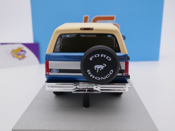LS Collectibles LS055B # FORD Bronco Baujahr 1992 " blaumetallic-beige " 1:18