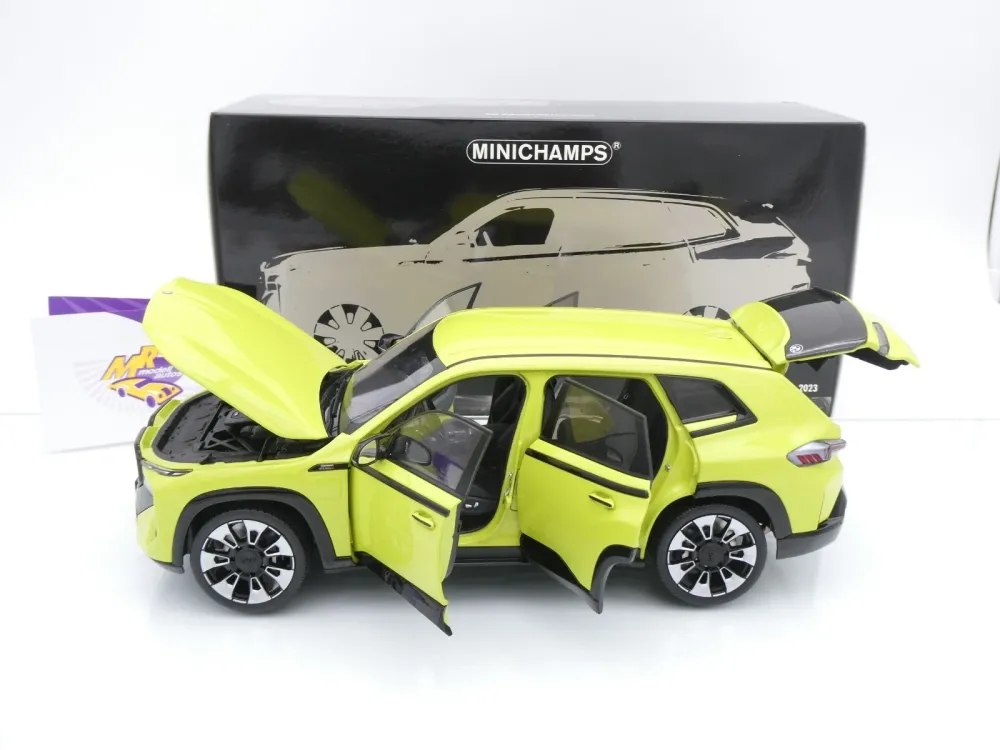 Minichamps 110023302 # BMW XM (G09) SUV Baujahr 2023 " Sao Paulo Gelb " 1:18