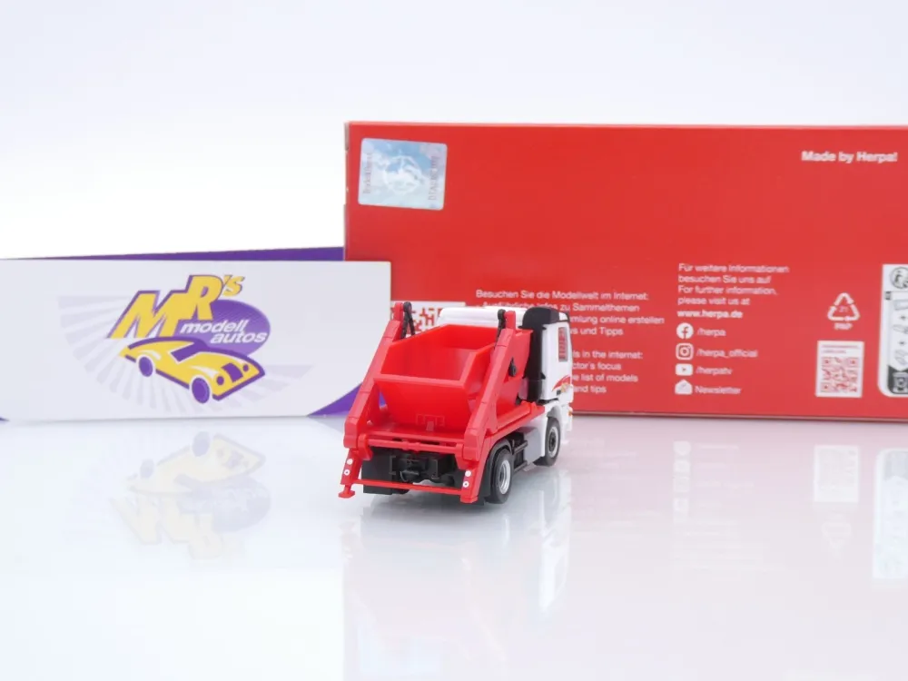 Herpa 319935 # Mercedes-Benz Arocs M Absetzkipper " Zirkus Charles Knie " 1:87