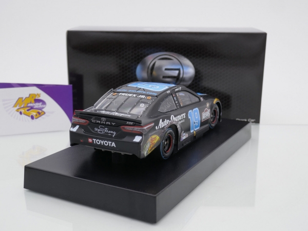 Lionel Racing W192122AODMTL # Toyota NASCAR 2021 " Martin Truex Jr - Auto Owner " Elite-Edition 1:24