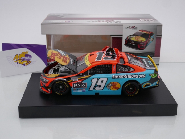 Lionel Racing C192123BSSMT # Toyota Camry NASCAR 2021 " Martin Truex Jr - Bass Pro Shops / Sherry Strong " 1:24