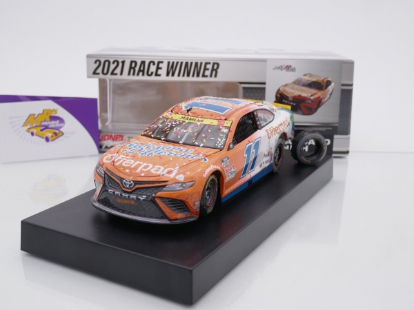 Lionel Racing W112123OFPDHL # Toyota NASCAR 2021 " Denny Hamlin - Darlington Southern 500 Race Winner " 1:24