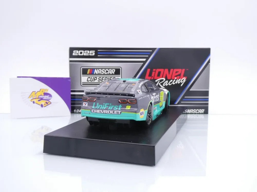 Lionel Racing CX92523UTBCL # Chevrolet Camaro NASCAR 2025 " Chase Elliott - UniFirst Throwback " 1:24