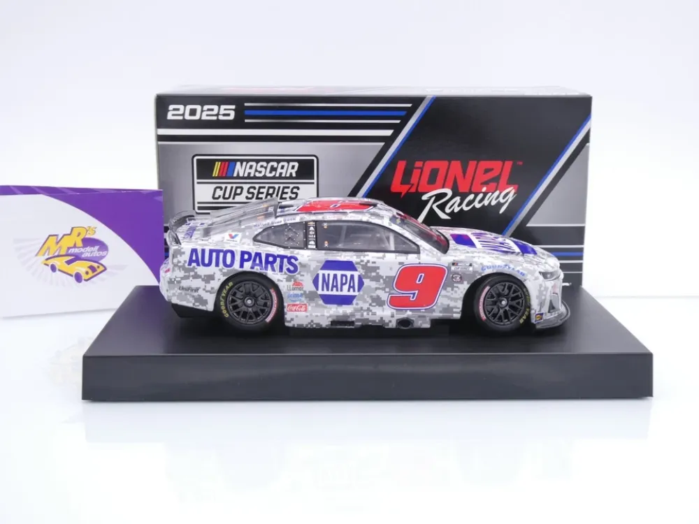 Lionel Racing CX92523SALCL # Chevrolet Camaro NASCAR 2025 " Chase Elliott - NAPA Salutes " 1:24